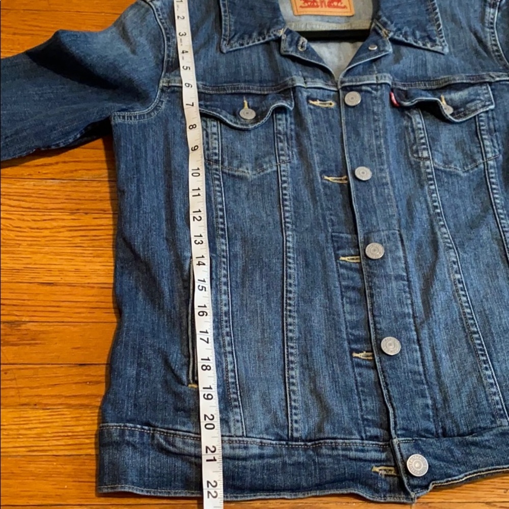 Levi’s Denim Jean Jacket - Picture 7 of 10